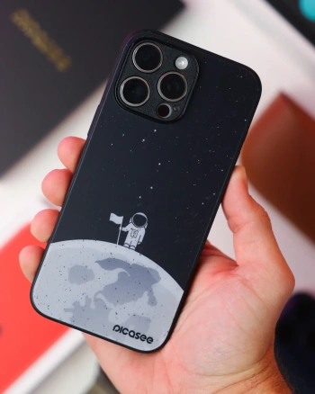 Picasee ULTIMATE CASE MagSafe für Apple iPhone 12 Pro - Astronaut